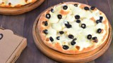 6  Käse Manakisch mit Oliven - منقوشة جبنة مع زيتون