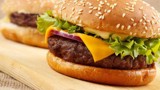 23  Rindfleisch Burger - برجر لحم mit pommes